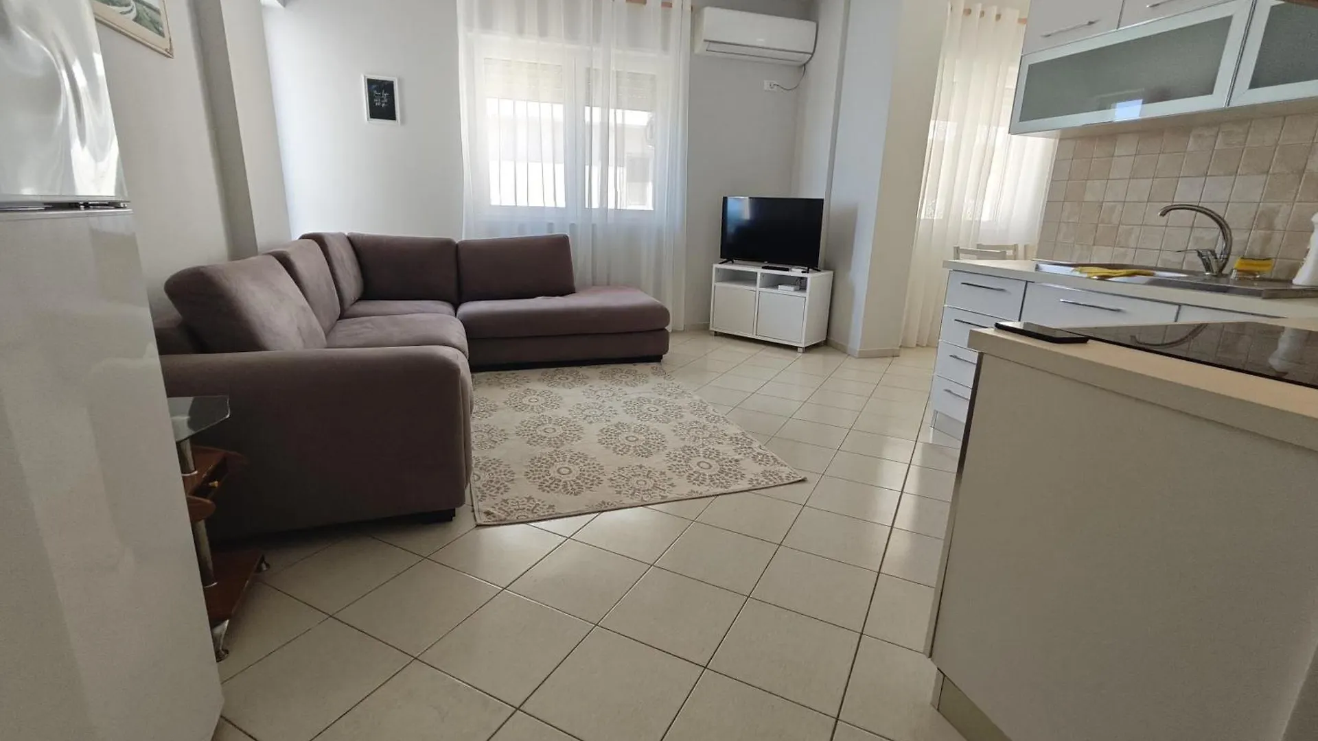 Edan Apartments Влёра