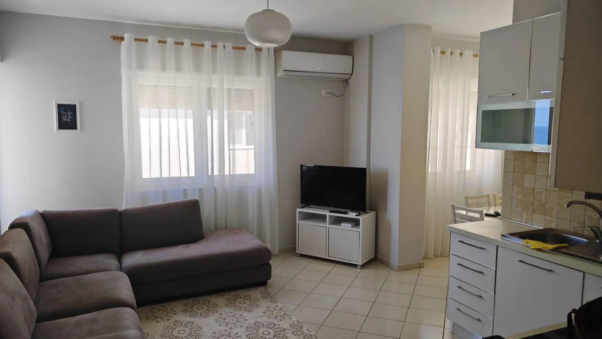 Edan Apartments Влёра Албания